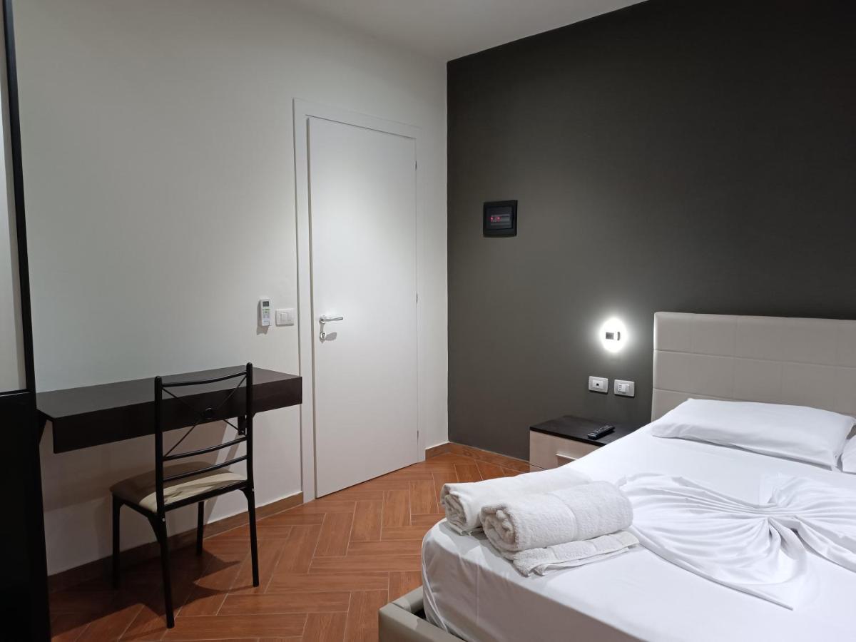 Kavalona Park Hotel Vlore Exterior photo