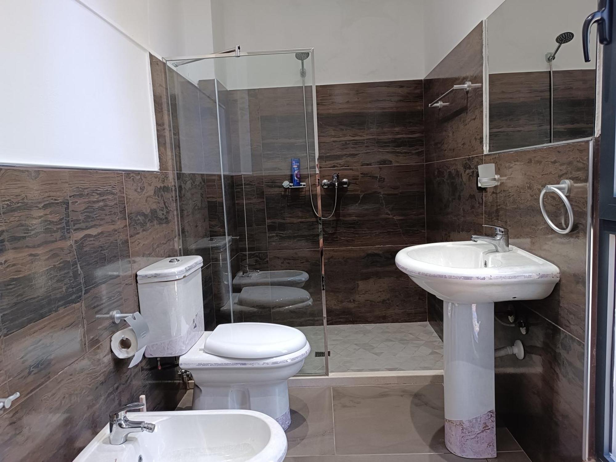 Kavalona Park Hotel Vlore Room photo